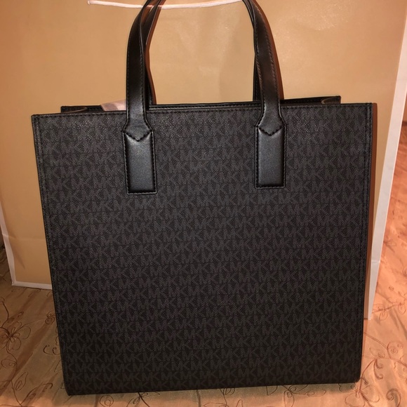 MK black crossbody bag/ purse (newest edition) - Picture 3 of 5